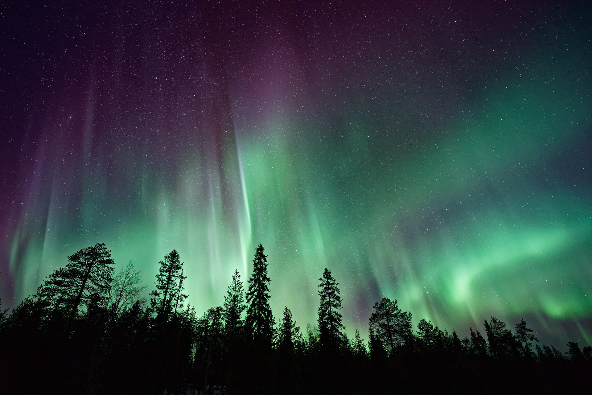 vincent-guth-unsplash- Northern Lights over Posio, Finland