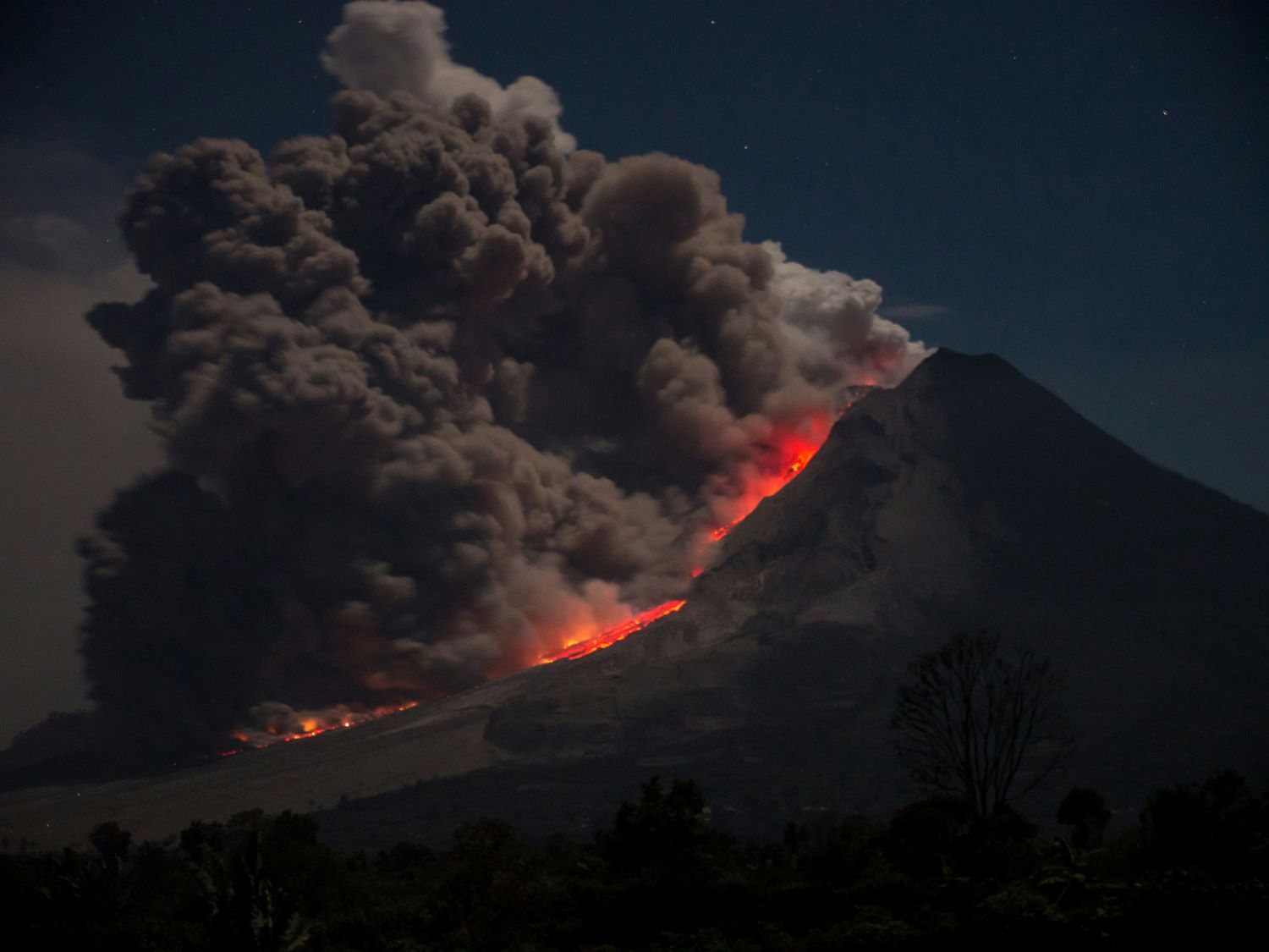 Authorities Warn about Volcanic Activity in Indonesia