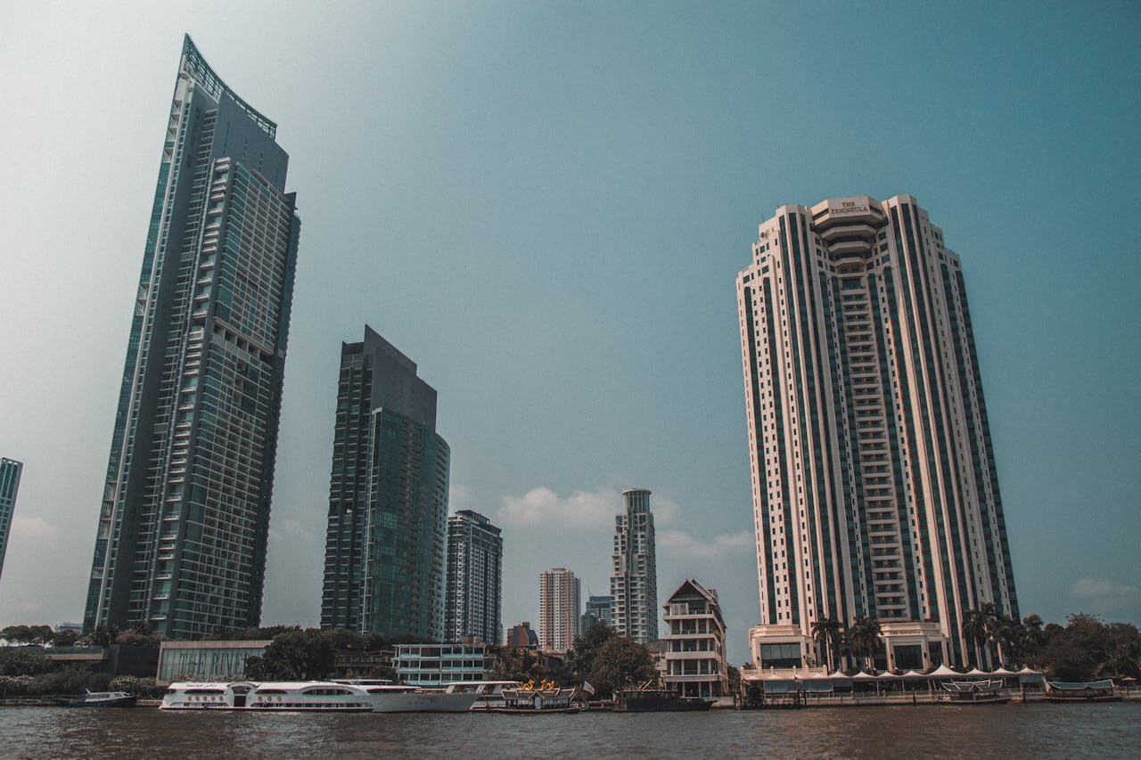 Over Half of Bangkokians Can’t Afford Own House