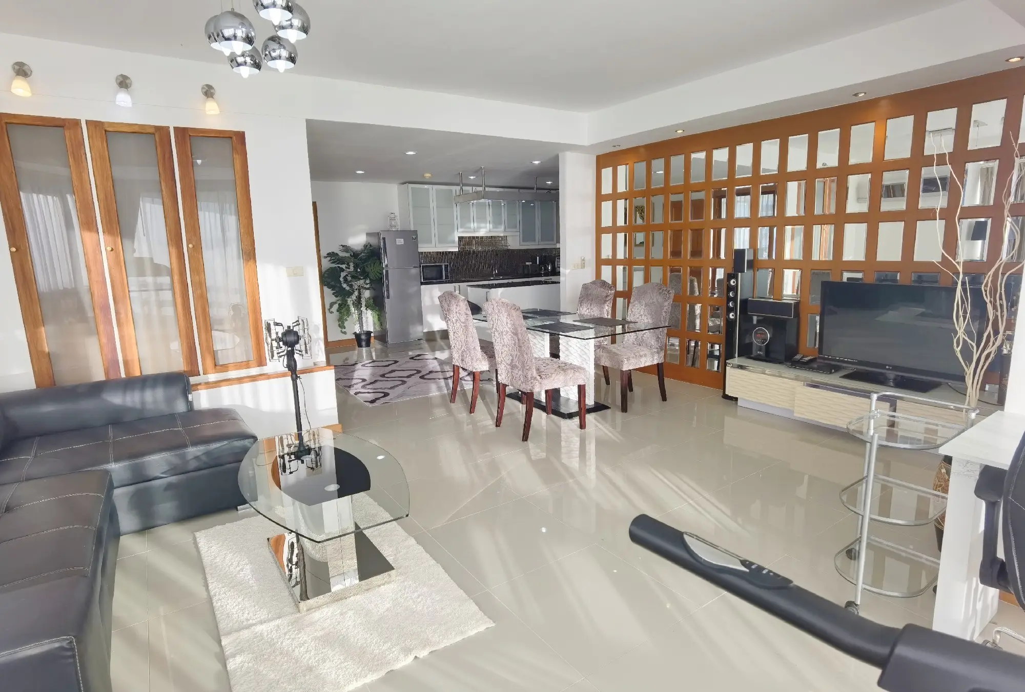 Bright apartment represented by Hans Lankari